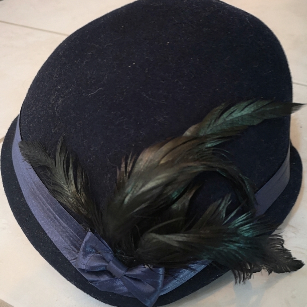Y2K vintage NAVY blue Purple Ostrich feather 1930s inspired felted cloche hat